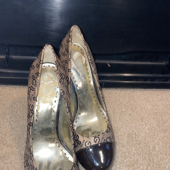 BCBG heels - Picture 4 of 4